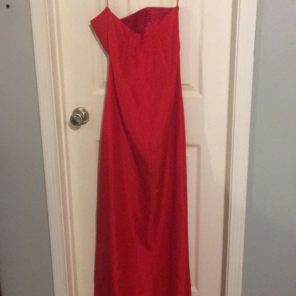 Nice red formal dress - Picture 2 of 4